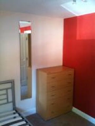  Image of 6 bedroom House Share to rent in Heeley Road Selly Oak Birmingham B29 at Selly Oak West Midlands Selly Oak, B29 6EN