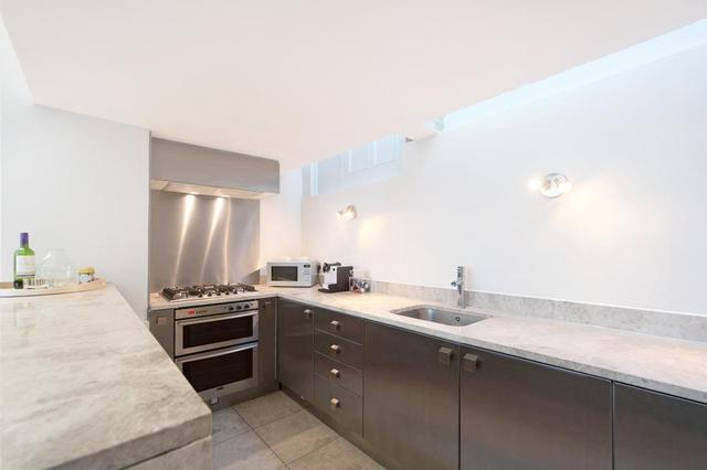  Image of 2 bedroom Detached house to rent in Hereford Road London W2 at Hereford Road  London, W2 5AJ
