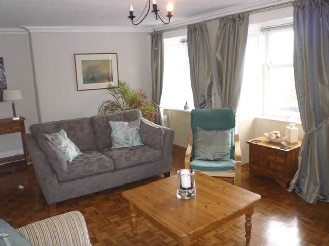  Image of 2 bedroom Flat to rent in High Street Linlithgow EH49 at Linlithgow West Lothian West Lothian, EH49 7EJ