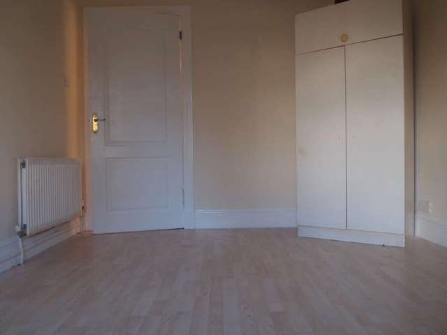  Image of 2 bedroom Flat to rent in Highcroft Avenue Glasgow G44 at Highcroft Avenue Croftfoot Glasgow, G44 5RW