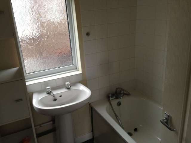  Image of 2 bedroom Maisonette for sale in High Town Road Luton LU2 at Hightown Road  Luton, LU2 0BZ