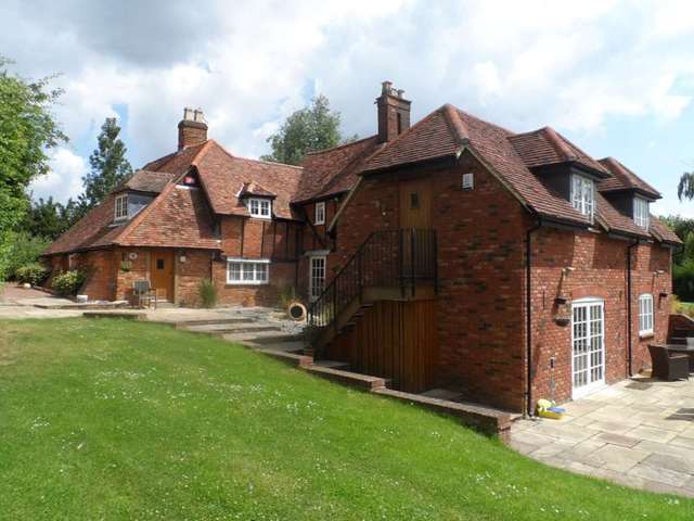  Image of 5 bedroom Farm House to rent in Salford Road Hulcote Milton Keynes MK17 at Salford Road Hulcote Milton Keynes, MK17 8BS
