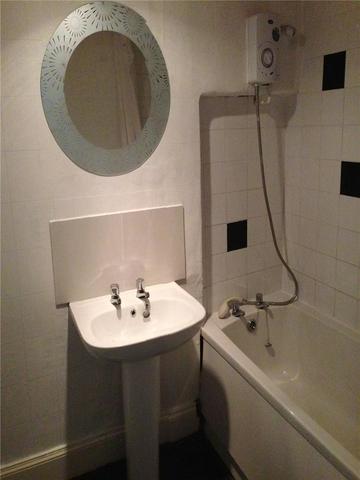  Image of 1 bedroom Flat to rent in Inchinnan Road Renfrew PA4 at Renfrew Renfrewshire Renfrewshire, PA4 8ND
