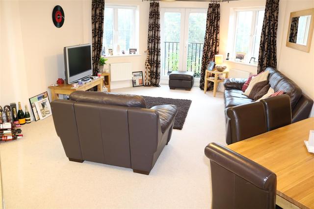 Image of 2 bedroom Apartment for sale in Jubilee Gardens Rushden NN10 at Rushden Northamptonshire Rushden, NN10 0NS