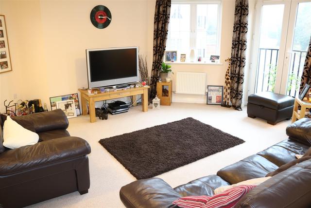  Image of 2 bedroom Apartment for sale in Jubilee Gardens Rushden NN10 at Rushden Northamptonshire Rushden, NN10 0NS