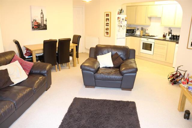  Image of 2 bedroom Apartment for sale in Jubilee Gardens Rushden NN10 at Rushden Northamptonshire Rushden, NN10 0NS