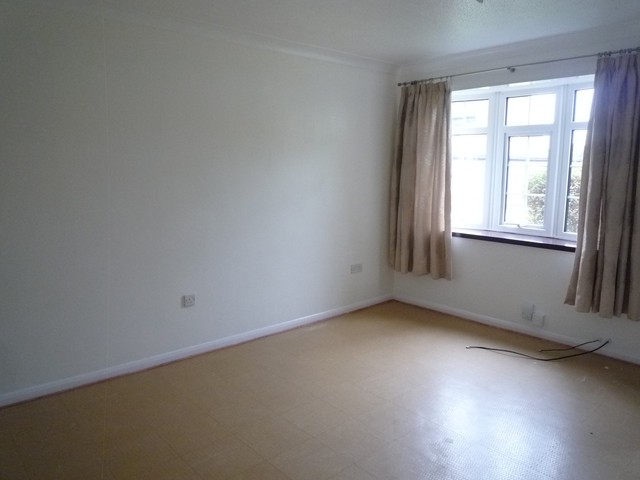  Image of 2 bedroom End of Terrace to rent in Juniper Bracknell RG12 at Bracknell, RG12 7ZF