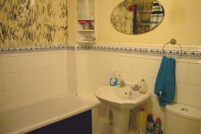  Image of 2 bedroom Flat to rent in Keel Close Barking IG11 at Keel Close  Barking, IG11 0XU