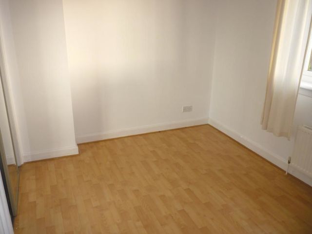  Image of 2 bedroom Flat to rent in Killochan Way Dunfermline KY12 at Dunfermline Fife Fife, KY12 0XT