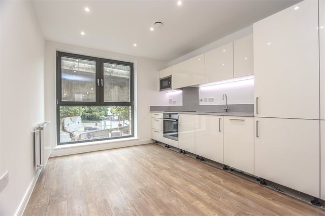  Image of 1 bedroom Flat to rent in Barrier Point Road London E16 at Waterside Park  London, E16 2HP