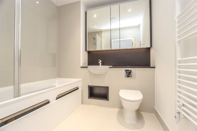  Image of 1 bedroom Flat to rent in Barrier Point Road London E16 at Waterside Park  London, E16 2HP