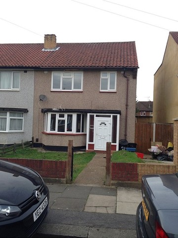  Image of 3 bedroom Detached house to rent in Lexden Drive Chadwell Heath Romford RM6 at Lexdon Drive  Chadwell Heath, RM6 4TJ