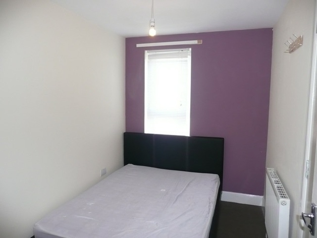  Image of 3 bedroom Flat to rent in Lindsay Road Edinburgh EH6 at Leith Edinburgh Edinburgh, EH6 4EP