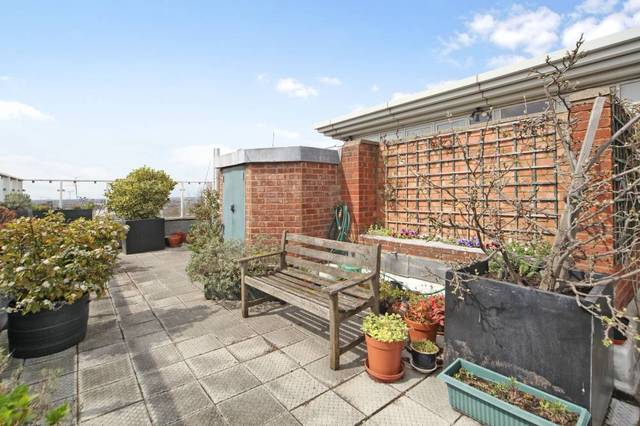  Image of 1 bedroom Flat to rent in Holland Park Avenue London W11 at Linton House  Holland Park Avenue, W11 3RL
