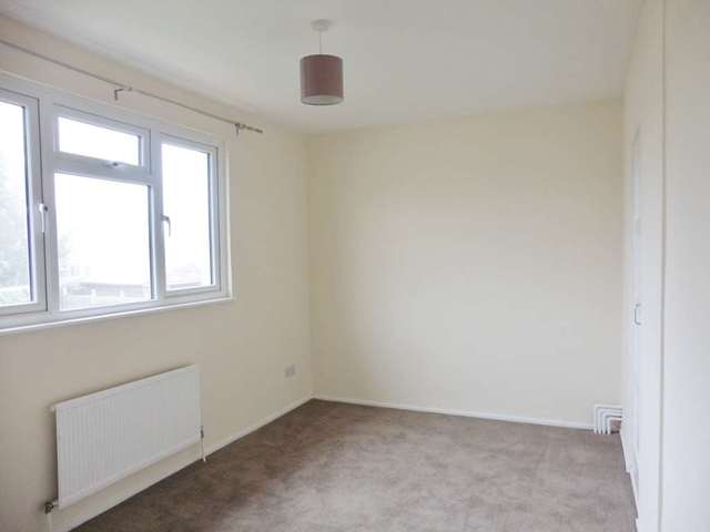  Image of 3 bedroom Semi-Detached house to rent in Little Oxhey Lane Watford WD19 at Little Oxhey Lane South Oxhey Watford, WD19 6FT