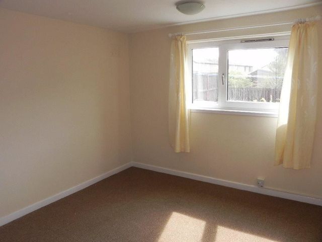  Image of 2 bedroom Flat to rent in Moray Street Lossiemouth IV31 at Lossiemouth Moray Moray, IV31 6JD