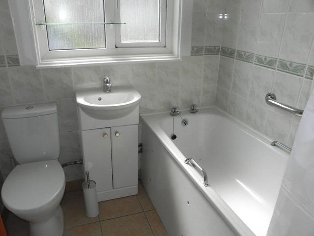  Image of 2 bedroom Flat to rent in Moray Street Lossiemouth IV31 at Lossiemouth Moray Moray, IV31 6JD