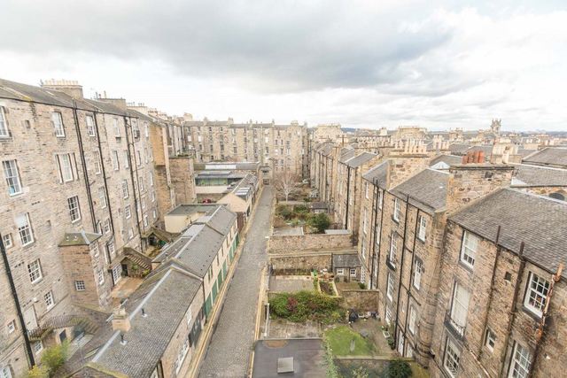  Image of 3 bedroom Flat to rent in Nelson Street Edinburgh EH3 at New Town Edinburgh Edinburgh, EH3 6LG