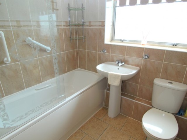  Image of 2 bedroom End of Terrace to rent in Nith Street Dunfermline KY11 at Nith Street  Dunfermline, KY11 4LT