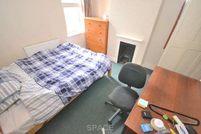  Image of 5 bedroom Terraced house to rent in Norris Road Earley Reading RG6 at Norris Road University Reading, RG6 1NJ