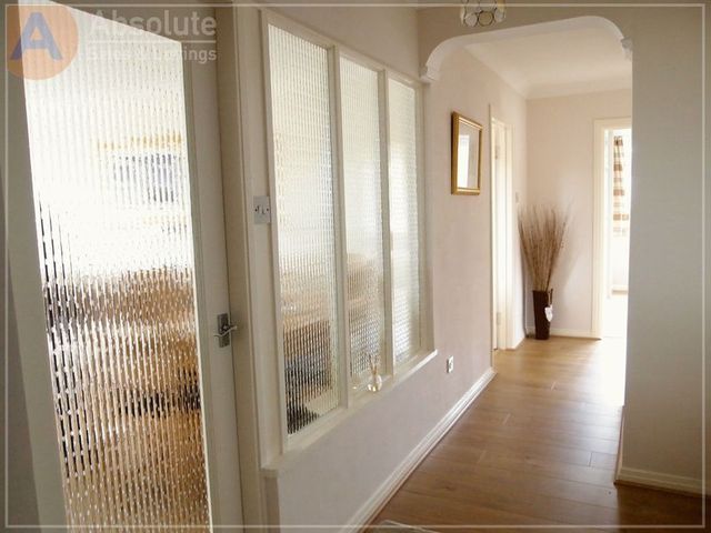  Image of 2 bedroom Apartment for sale in Old Torwood Road Torquay TQ1 at Old Torwood Road Array St Marychurch, TQ1 1PT