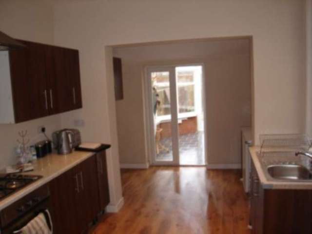  Image of 5 bedroom House Share to rent in Palmer Park Avenue Earley Reading RG6 at Palmer Park Avenue  Reading, RG6 1DN
