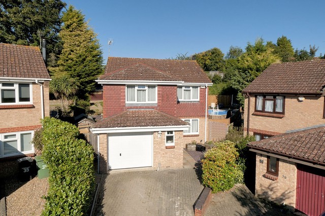  Image of 4 bedroom Detached house to rent in Postmill Drive Maidstone ME15 at Maidstone, ME15 6FY