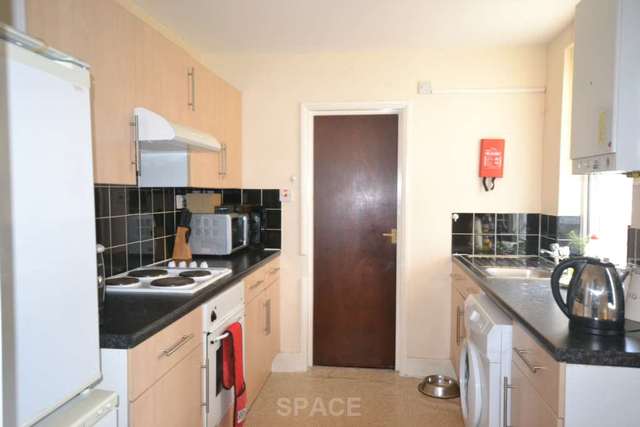  Image of 1 bedroom Flat to rent in Prince of Wales Avenue Reading RG30 at Prince Of Wales Avenue  Reading, RG30 2UH