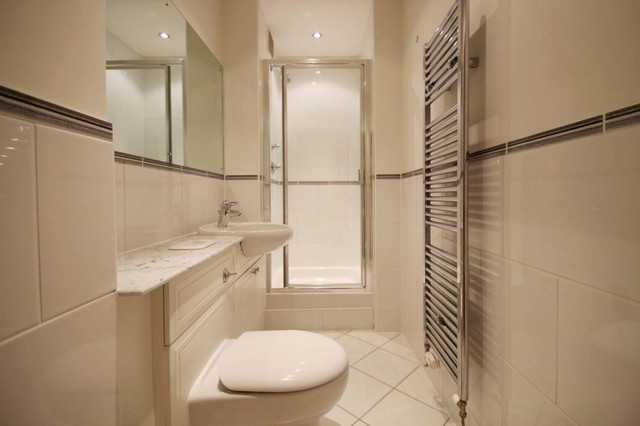  Image of 2 bedroom Flat to rent in Croydon Road Reigate RH2 at Redwood Lodge 154 Croydon Road Reigate, RH2 0LU