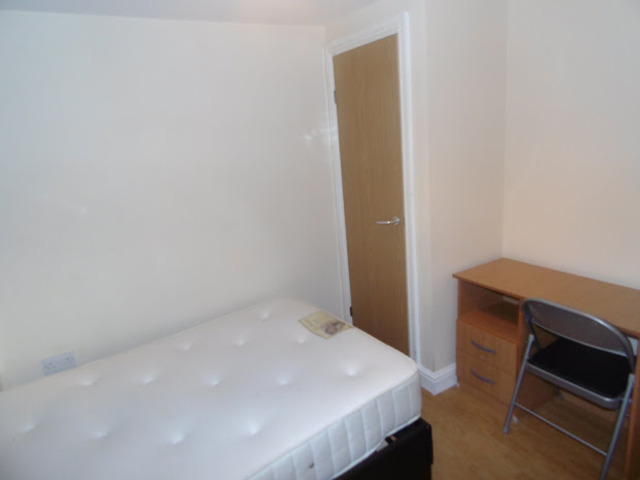  Image of 7 bedroom Terraced house to rent in Rhymney Street Cardiff CF24 at Rhymney Street  Cardiff, CF24 4DG
