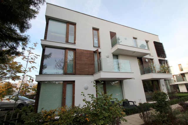  Image of 1 bedroom Flat to rent in Rivermead Close Teddington TW11 at Teddington, TW11 9NL