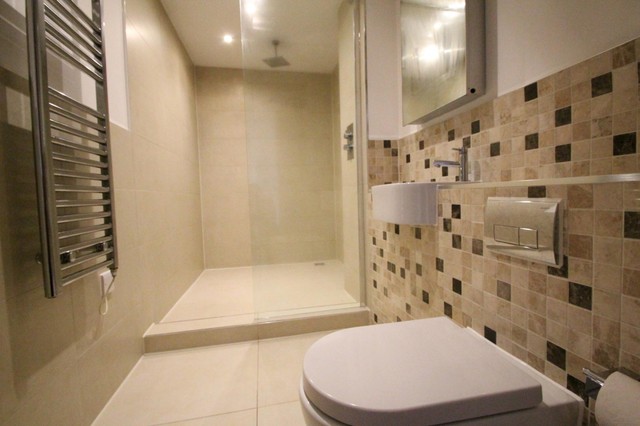  Image of 1 bedroom Flat to rent in Rivermead Close Teddington TW11 at Teddington, TW11 9NL