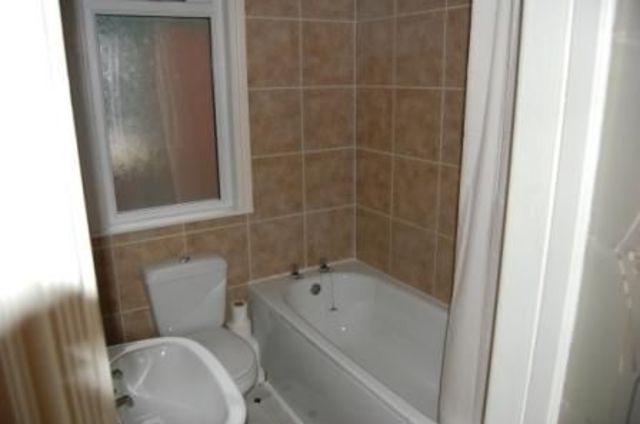  Image of 3 bedroom Terraced house to rent in Sheffield Road Warmsworth Doncaster DN4 at Sheffield Road  Doncaster, DN4 9QH