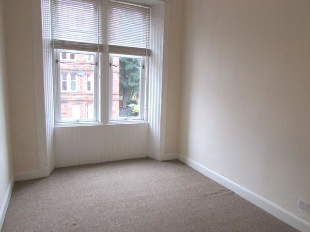  Image of 1 bedroom Flat to rent in Sinclair Drive Glasgow G42 at Langside Glasgow Glasgow, G42 9SN