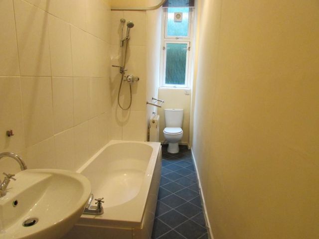  Image of 1 bedroom Flat to rent in Sinclair Drive Glasgow G42 at Langside Glasgow Glasgow, G42 9SN