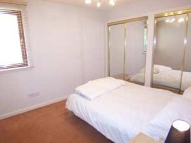  Image of 2 bedroom Flat to rent in South Groathill Avenue Edinburgh EH4 at Craigleith Edinburgh Edinburgh, EH4 2LL