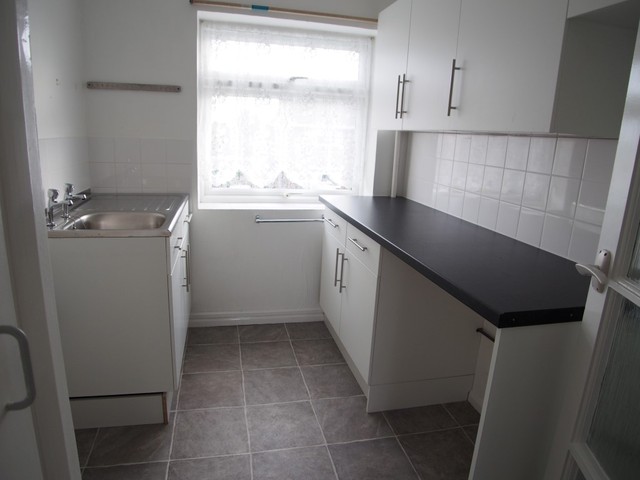  Image of 1 bedroom Flat to rent in Penstone Park Lancing BN15 at LANCING, BN15 9AN