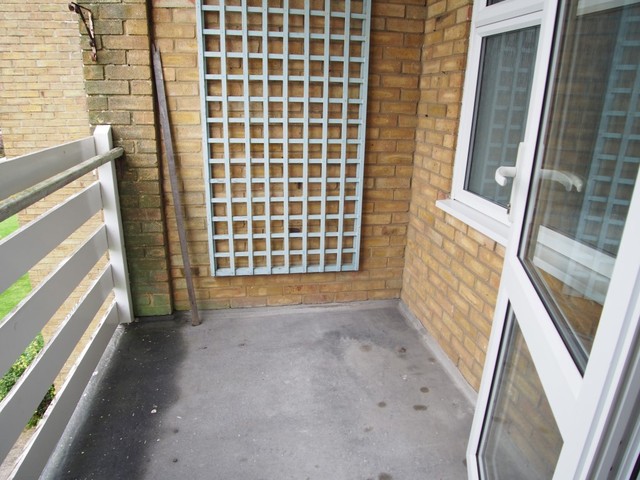  Image of 1 bedroom Flat to rent in Penstone Park Lancing BN15 at LANCING, BN15 9AN