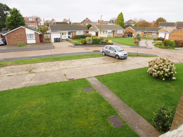  Image of 1 bedroom Flat to rent in Penstone Park Lancing BN15 at LANCING, BN15 9AN