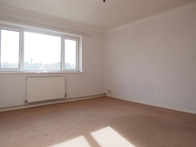  Image of 2 bedroom Flat to rent in St. Peters Place Western Road Sompting Lancing BN15 at Lancing, BN15 8SB