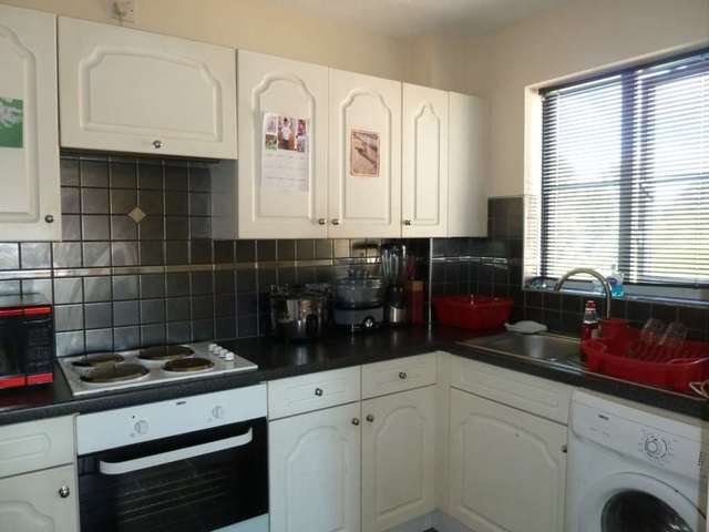  Image of 2 bedroom Flat to rent in Stern Close Barking IG11 at Stern Close  Barking, IG11 0XZ