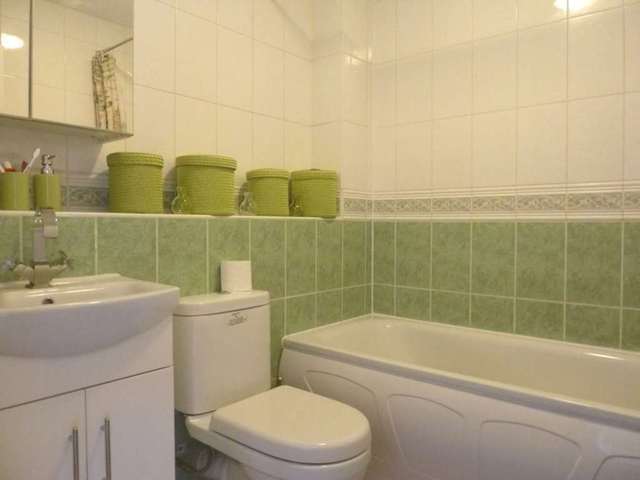 Image of 2 bedroom Flat to rent in Stern Close Barking IG11 at Stern Close  Barking, IG11 0XZ