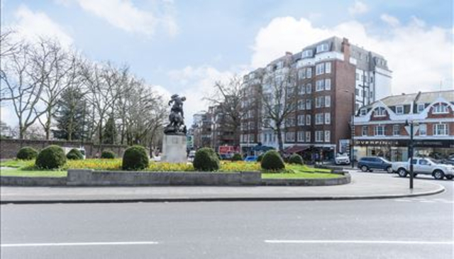  Image of 1 bedroom Flat to rent in Park Road London NW8 at 143 Park Road St Johns Wood Regents Park, NW8 7HY