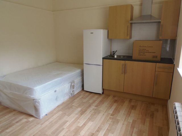  Image of Studio flat to rent in Low Road Balby Doncaster DN4 at Balby  Doncaster, DN4 8PN