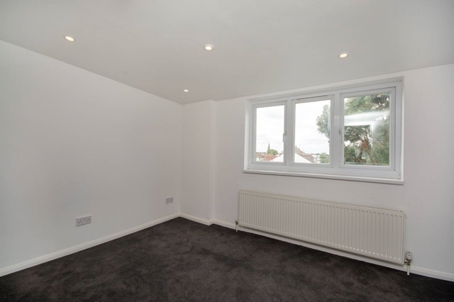  Image of 4 bedroom Terraced house for sale in Clarendon Road Colliers Wood London SW19 at Clarendon Road  Colliers Wood, SW19 2DU