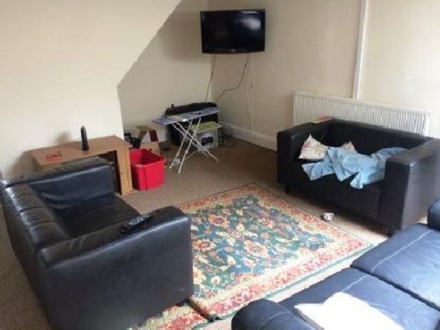  Image of 6 bedroom House Share to rent in Teignmouth Road Selly Oak Birmingham B29 at Selly Oak West Midlands Selly Oak, B29 7AY