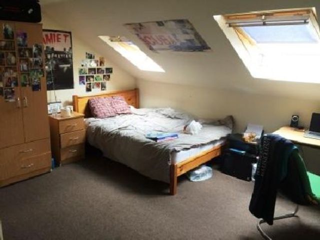  Image of 6 bedroom House Share to rent in Teignmouth Road Selly Oak Birmingham B29 at Selly Oak West Midlands Selly Oak, B29 7AY