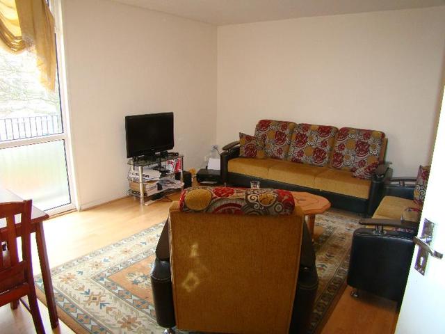  Image of 3 bedroom Flat to rent in Kingsgate Estate Tottenham Road London N1 at London, N1 4DB