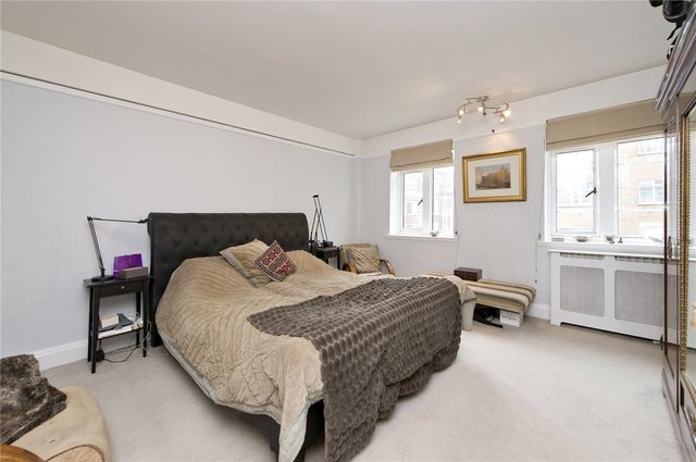  Image of 2 bedroom Flat for sale in Vicarage Gate London W8 at Vicarage Court  Vicarage Gate, W8 4HF