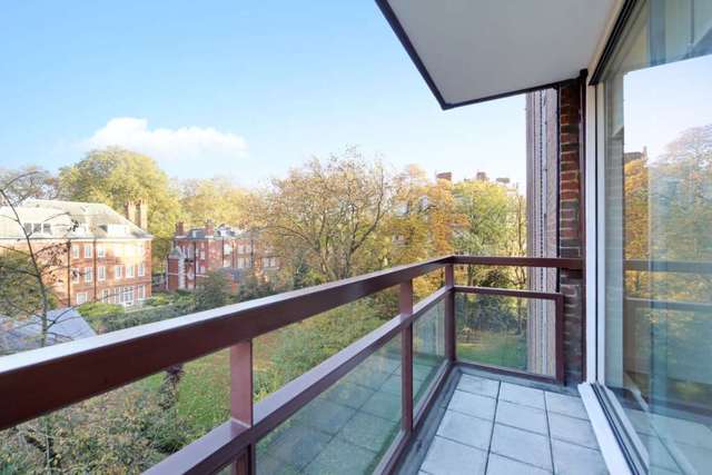  Image of 4 bedroom Flat to rent in Vicarage Gate London W8 at Vicarage Gate Kensington London, W8 4HL